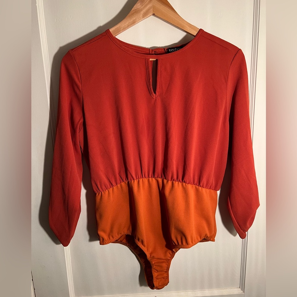 ❤️NWT BOOHOO KEYHOLE CHIFFON SLEEVED BODYSUIT BOHO CHIC FALL WORKWEAR